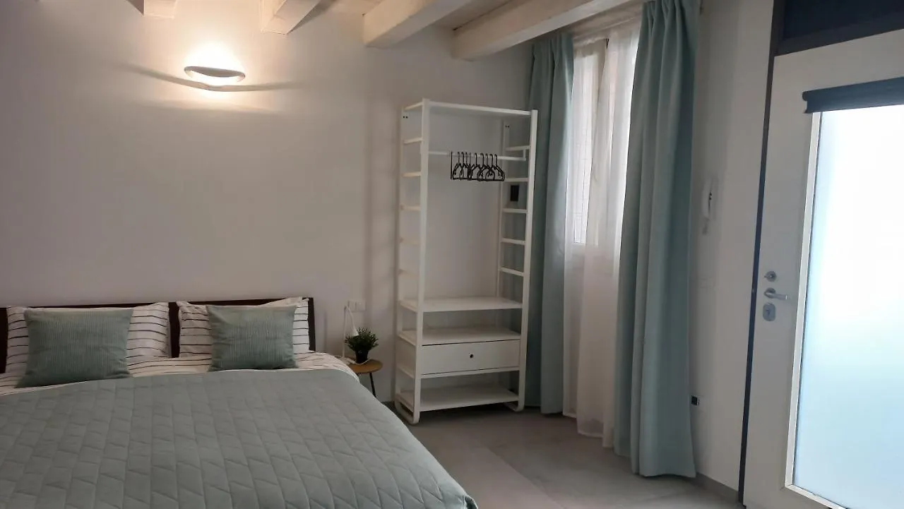 Room 28 Ferrara 0*,  Italy