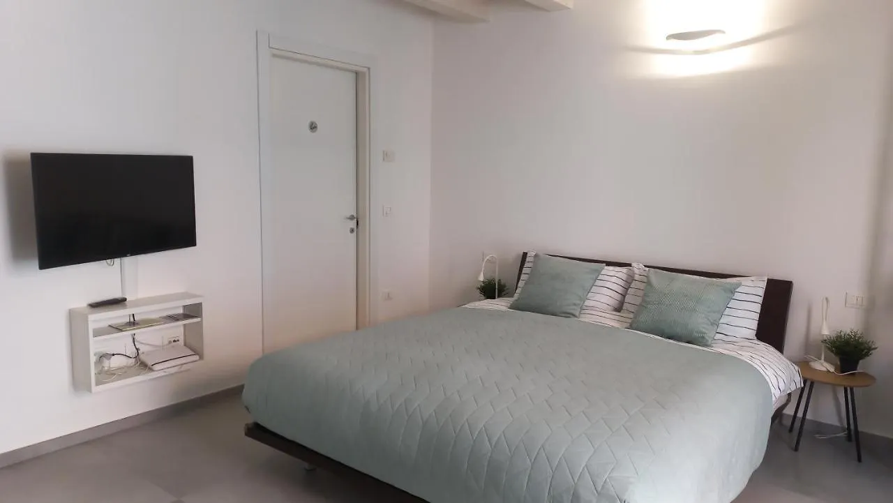 Room 28 Ferrara Apartment